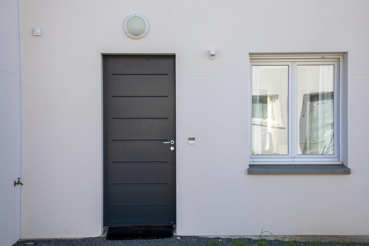 porte-entree Installation de portes d'entrée