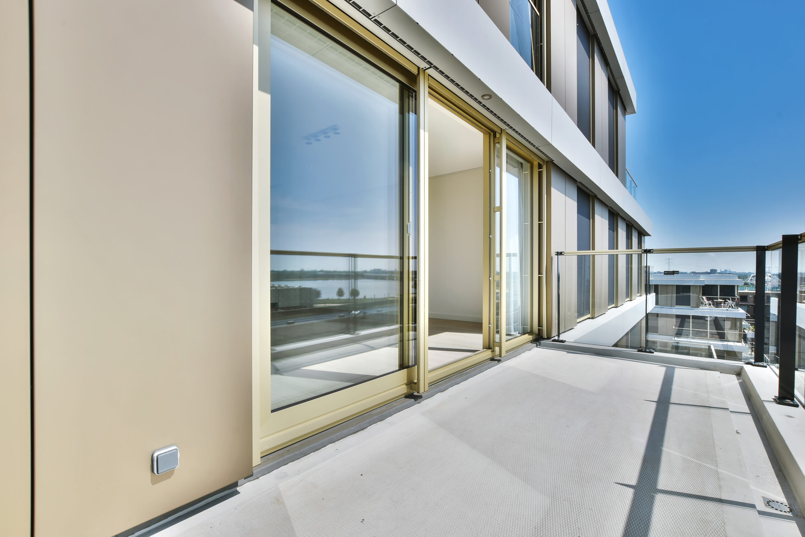 installation-baie-vitree Pose ou remplacement de baies vitrées alu