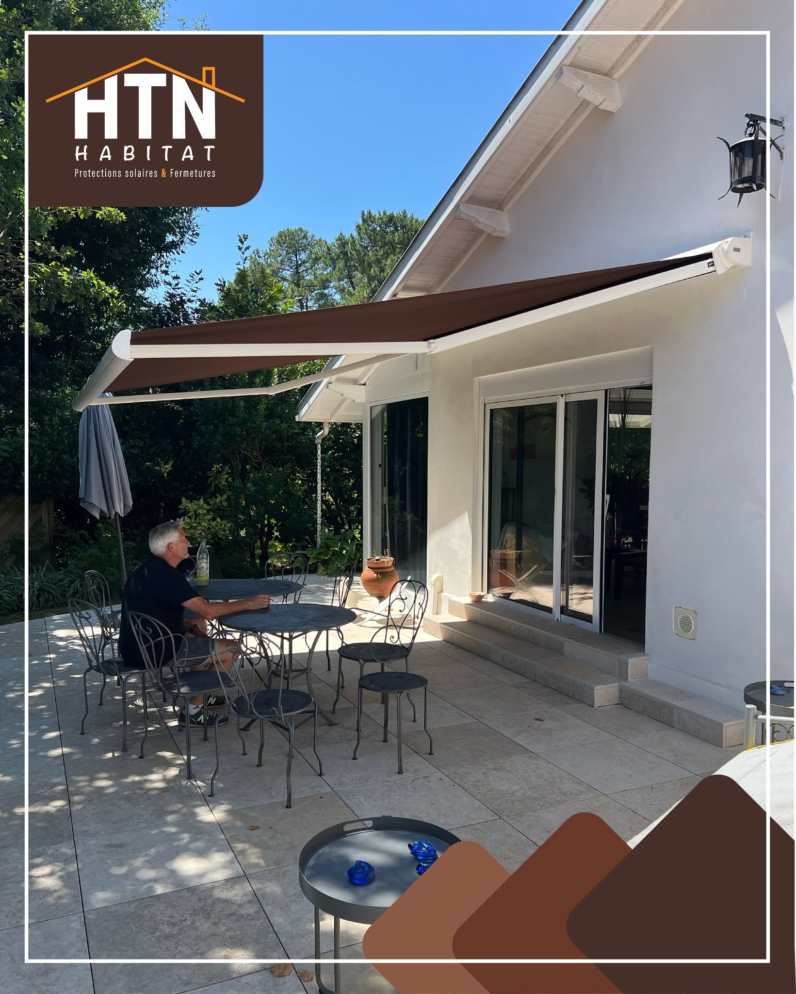 Extension moderne en bardage bois et terrasse